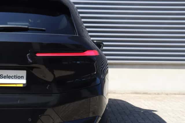 BMW iX (2022) thumbnail 31