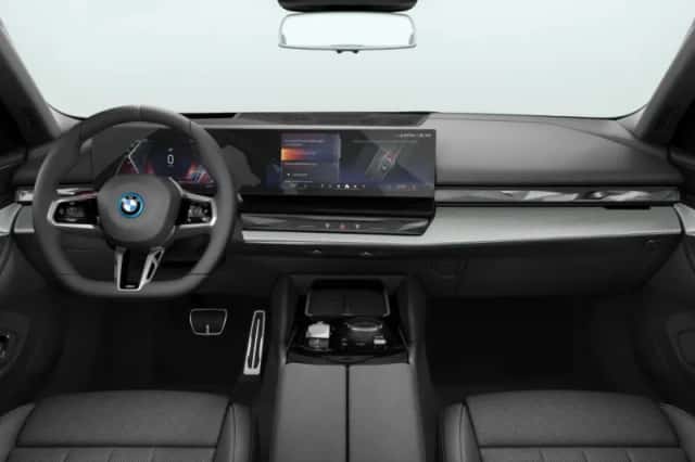 BMW i5 (2026) thumbnail 3