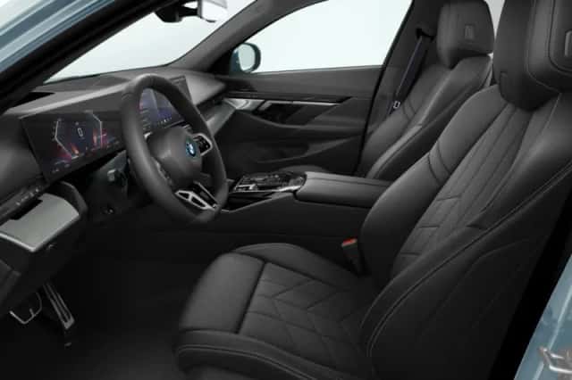 BMW i5 (2026) thumbnail 4