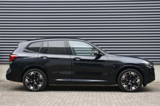 BMW iX3 (2025) thumbnail 5