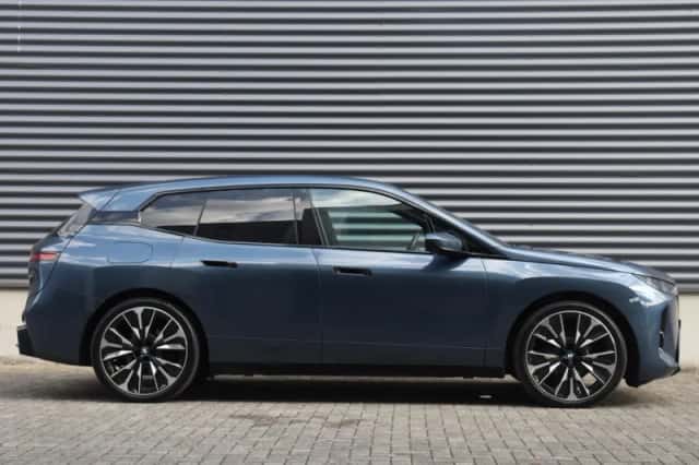 BMW iX (2025) thumbnail 5