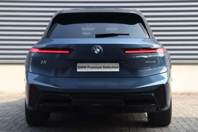 BMW iX (2025) thumbnail 4