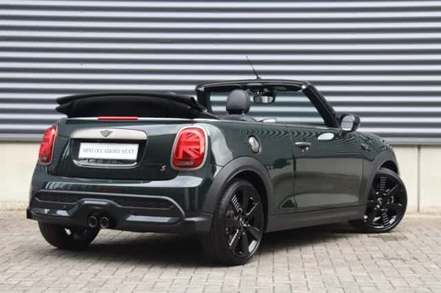 MINI Cabrio (2023) thumbnail 3