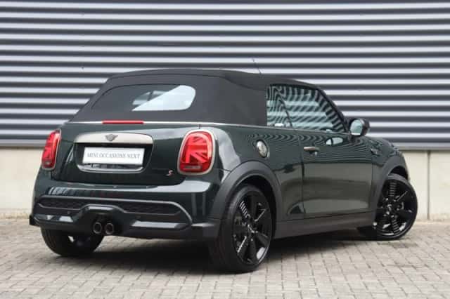 MINI Cabrio (2023) thumbnail 4