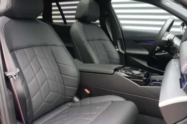 BMW i5 (2026) thumbnail 3