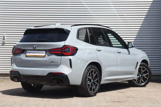 BMW X3 (2023) thumbnail 2