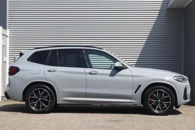 BMW X3 (2023) thumbnail 5
