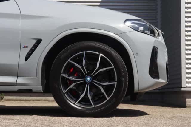 BMW X3 (2023) thumbnail 6