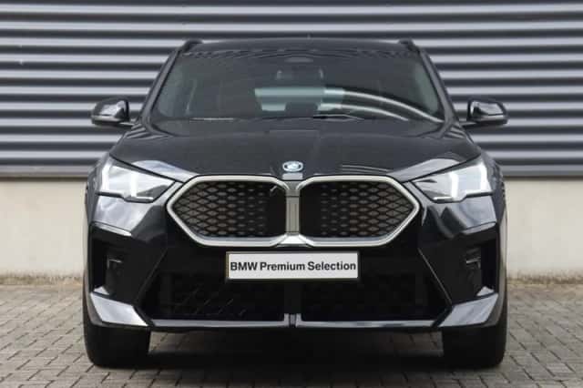 BMW iX2 (2025) thumbnail 3