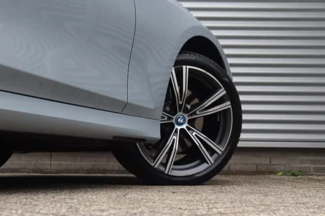 BMW 3-Serie (2024) thumbnail 6