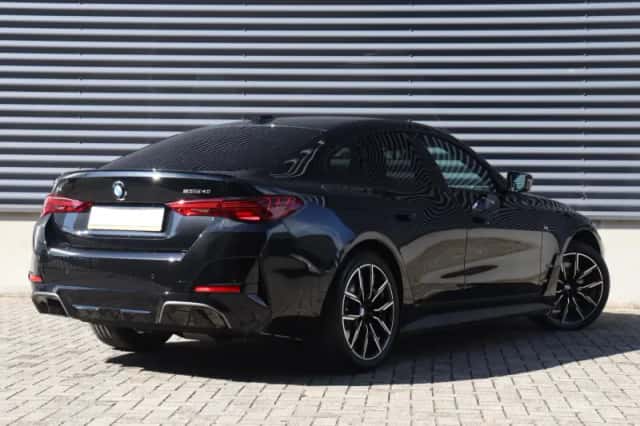 BMW i4 (2026) thumbnail 2