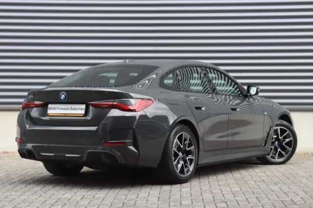 BMW i4 (2024) thumbnail 2