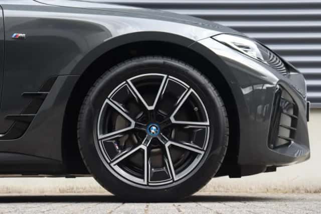 BMW i4 (2024) thumbnail 6