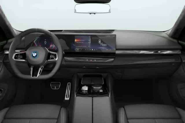 BMW i5 (2026) thumbnail 3