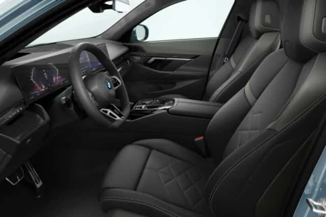 BMW i5 (2026) thumbnail 4