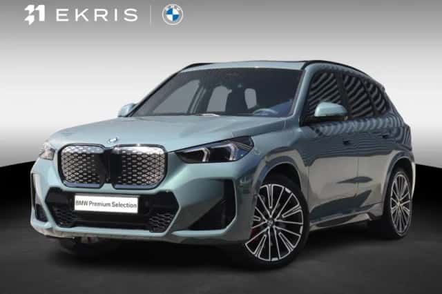 BMW iX1 (2026) thumbnail 1