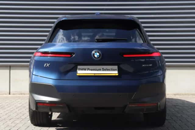 BMW iX (2022) thumbnail 4