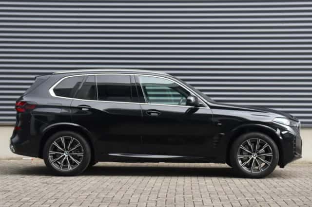 BMW X5 (2025) thumbnail 5