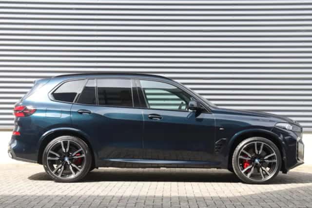 BMW X5 (2024) thumbnail 5