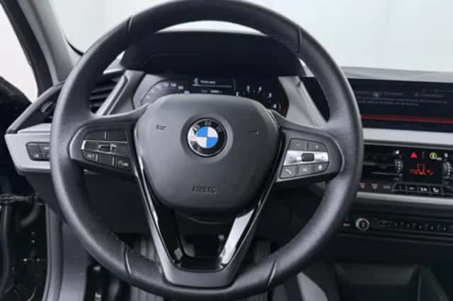 BMW 1-Serie (2022) thumbnail 2