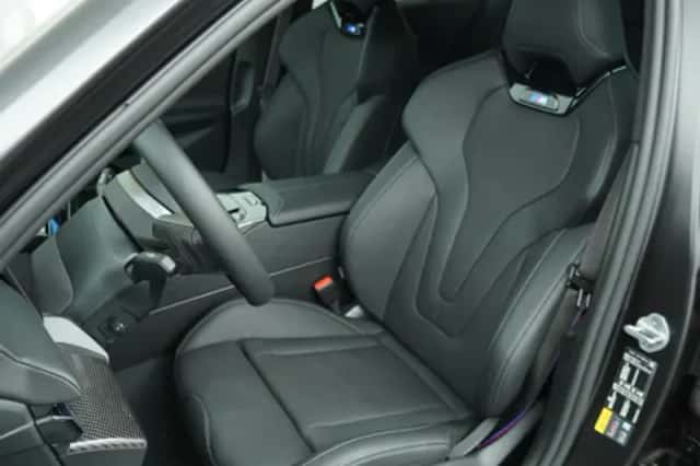 BMW i5 (2026) thumbnail 4