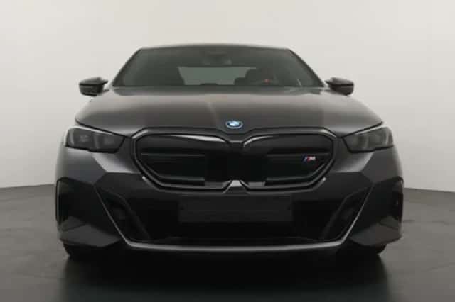 BMW i5 (2026) thumbnail 5