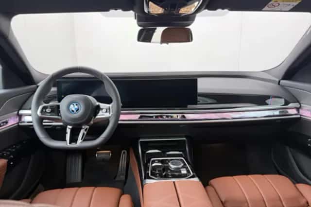 BMW i7 (2026) thumbnail 5