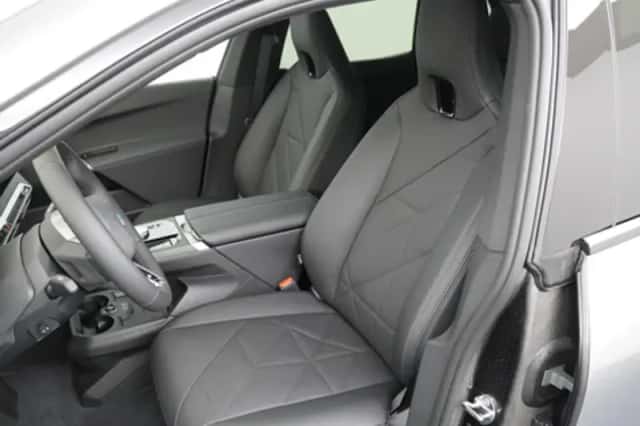 BMW iX (2026) thumbnail 4