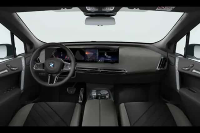 BMW iX (2026) thumbnail 3
