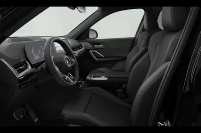 BMW iX1 (2026) thumbnail 4