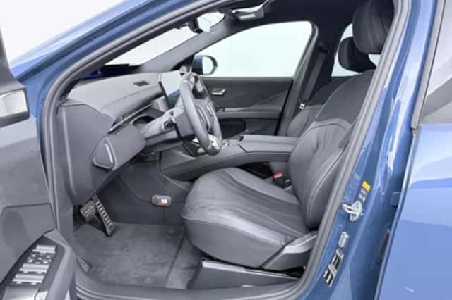 BMW iX3 (2026) thumbnail 4