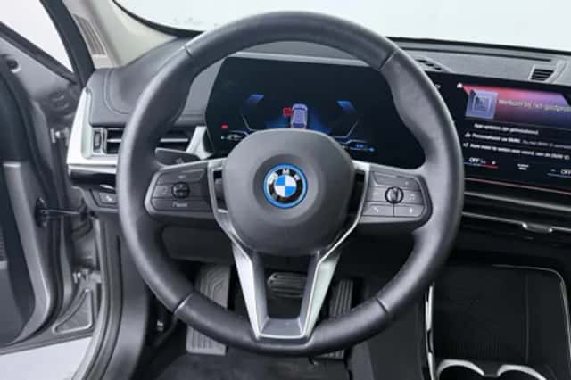 BMW X1 (2023) thumbnail 2