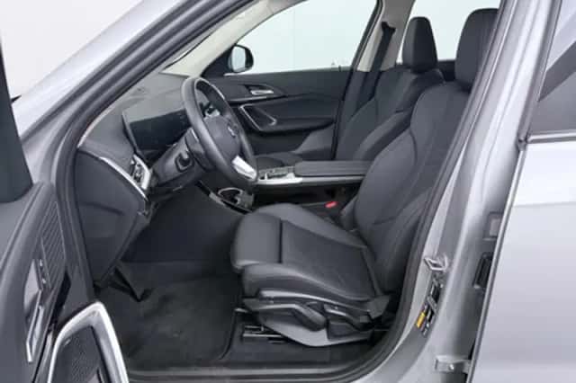 BMW X1 (2023) thumbnail 4