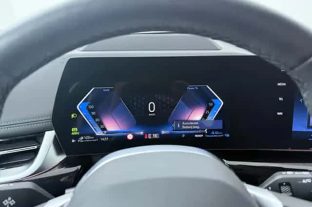 BMW X1 (2023) thumbnail 3