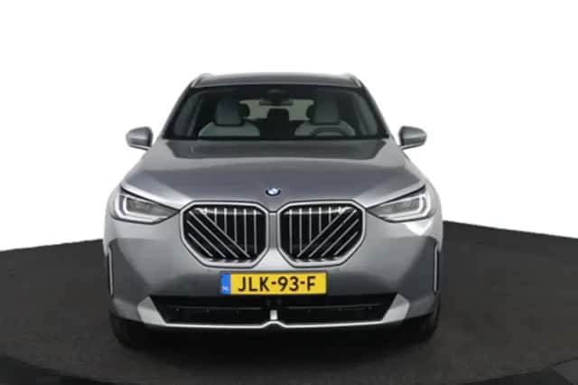 BMW X3 (2025) thumbnail 2