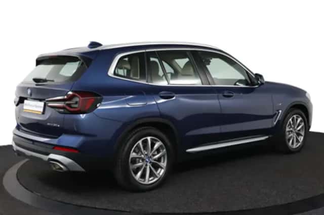 BMW X3 (2022) thumbnail 4