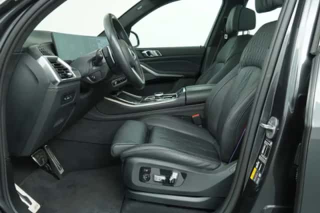 BMW X5 (2024) thumbnail 4