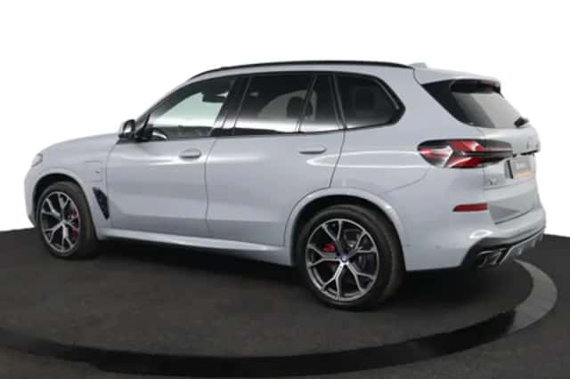 BMW X5 (2025) thumbnail 5
