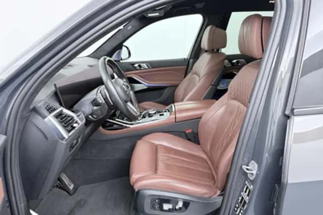 BMW X7 (2022) thumbnail 4