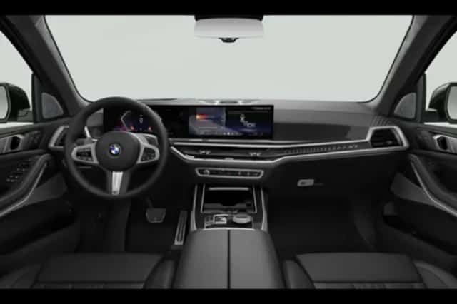 BMW X7 (2026) thumbnail 3
