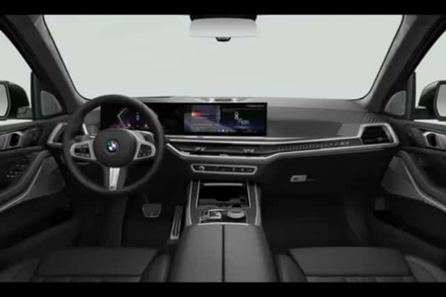 BMW X7 (2026) thumbnail 3