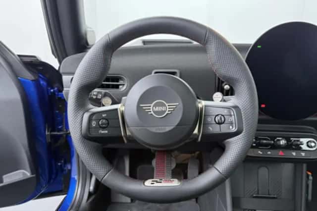 MINI 3-deurs Cooper C (2026) thumbnail 2
