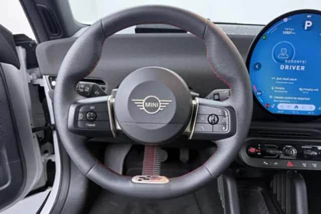 MINI 3-Deurs Cooper E (2025) thumbnail 2