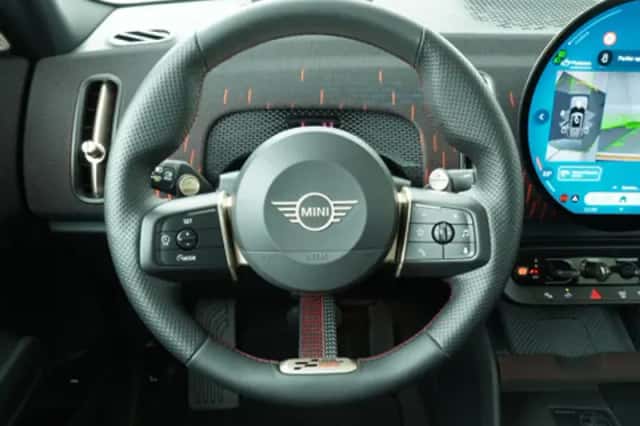 MINI Countryman (2025) thumbnail 2