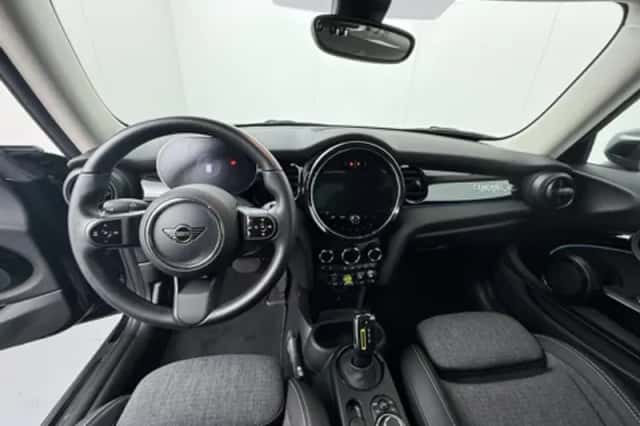 MINI Mini Electric (2022) thumbnail 5