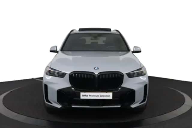 BMW X5 (2024) thumbnail 2
