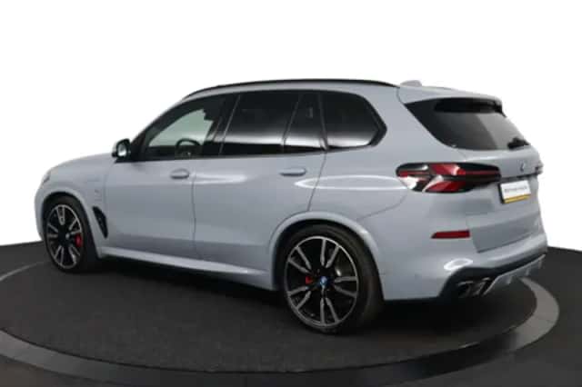 BMW X5 (2024) thumbnail 5