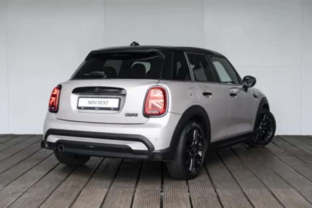 MINI 5-deurs Cooper (2022) thumbnail 2