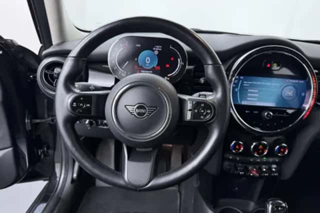 MINI 5 Deurs Cooper (2022) thumbnail 2