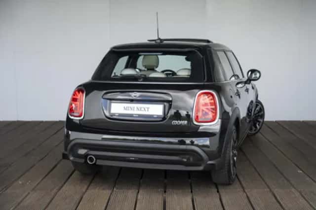 MINI 5 Deurs Cooper Aut (2021) thumbnail 2